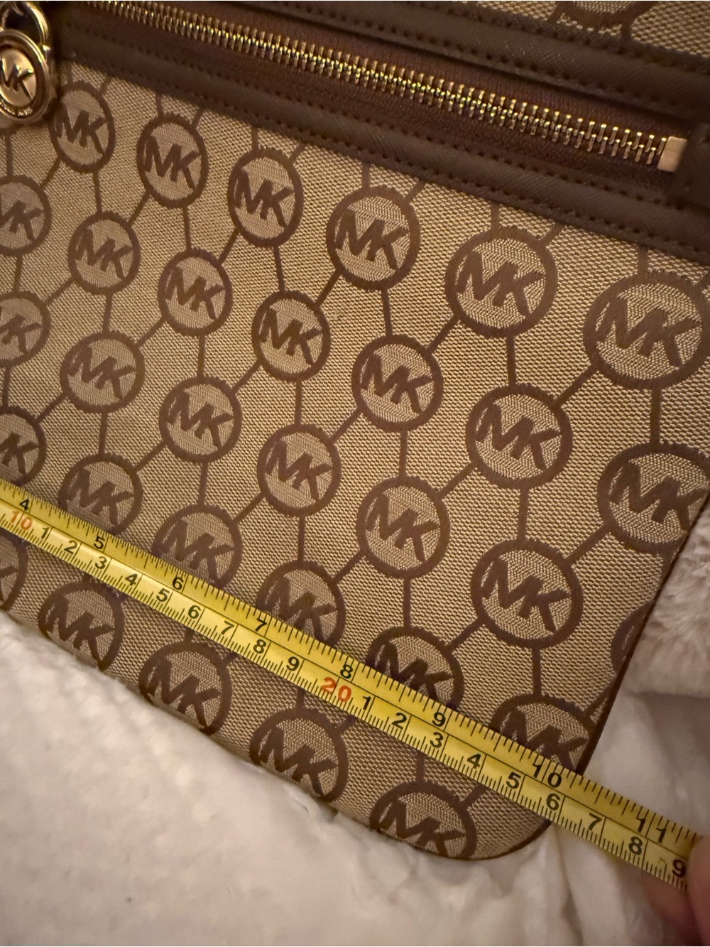 💥MOVING SALE💥Michael Kors Kempton Signature Large Pocket Crossbody. NWOT - Picture 10 of 13